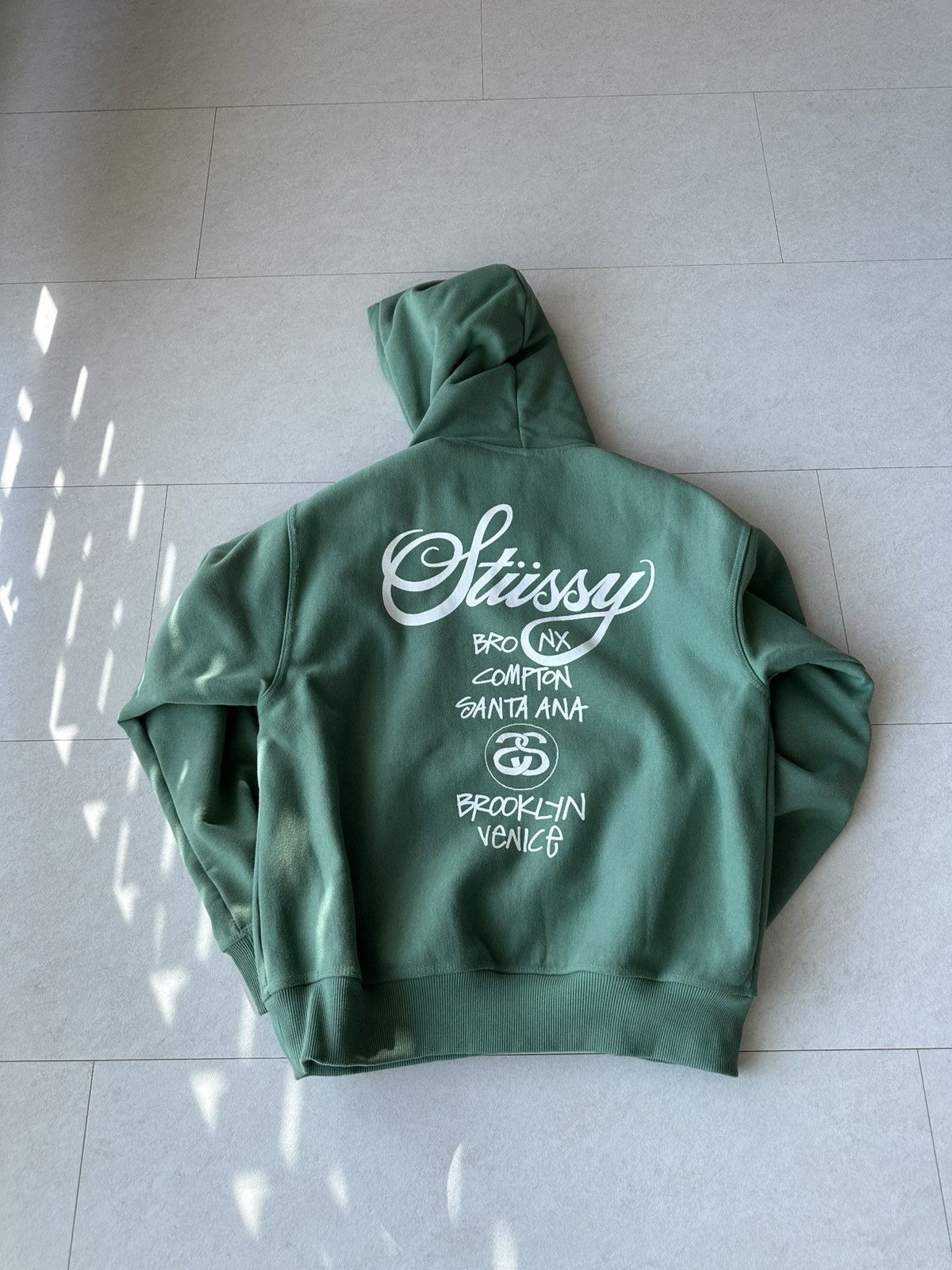 Stussy Stussy World Tour Hoodie Green 2022 *RARE* Size US M / EU 48-50 / 2 - 2 Thumbnail