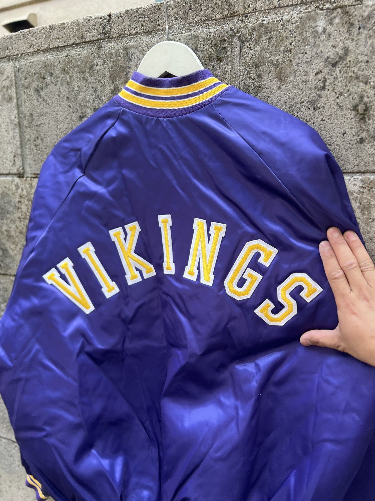 NFL Vintage 80’s Minnesota Vikings Bomber Jacket Made In USA Size US XL / EU 56 / 4 - 8 Thumbnail