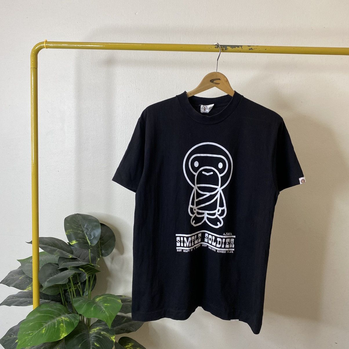 Japanese Brand Baby Milo BAPE Bathing Ape Big Graphic Style T Shirt Size US L / EU 52-54 / 3 - 1 Thumbnail