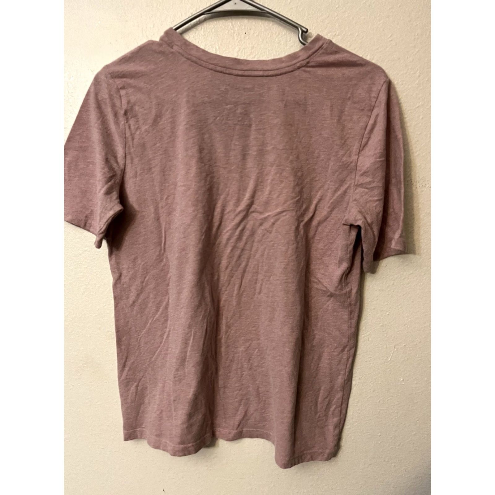 Banana Republic Banana Republic Pink T-Shirt Shirt Music Short Sleeve Men M Pink Shirt Graphic T Shirt Size US M / EU 48-50 / 2 - 3 Thumbnail