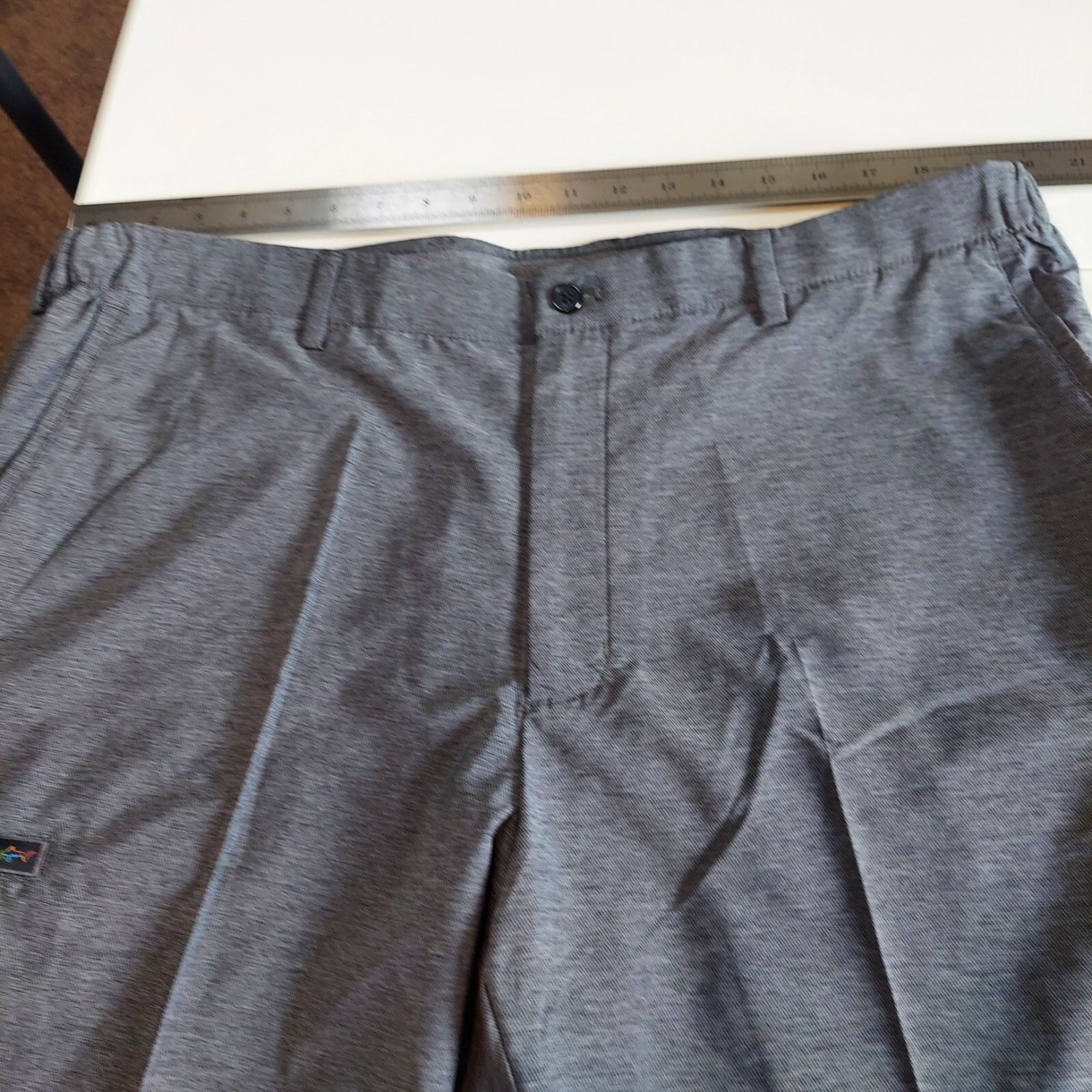Greg Norman Greg Norman Men's Grey Cargo Golf Shorts Size 40 Size US 40 / EU 56 - 2 Thumbnail