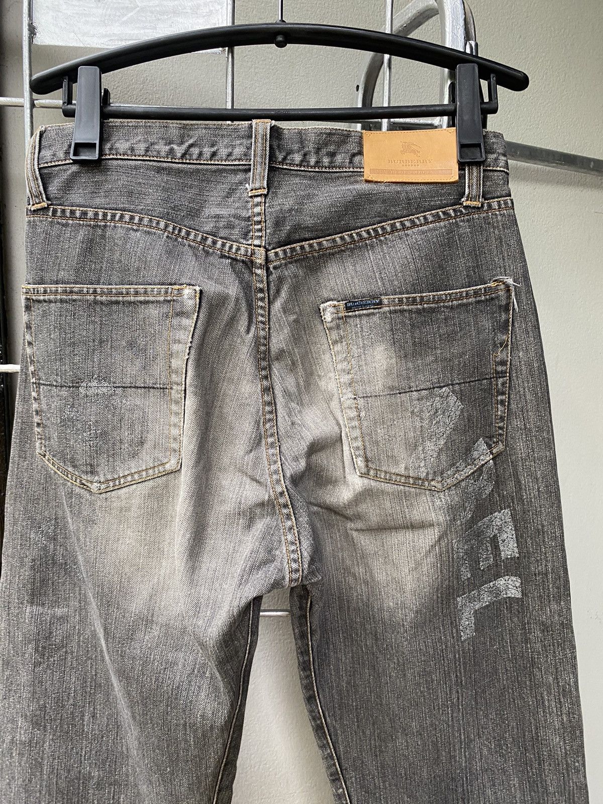 Burberry Burberry grey denim jeans Size US 32 / EU 48 - 19 Thumbnail