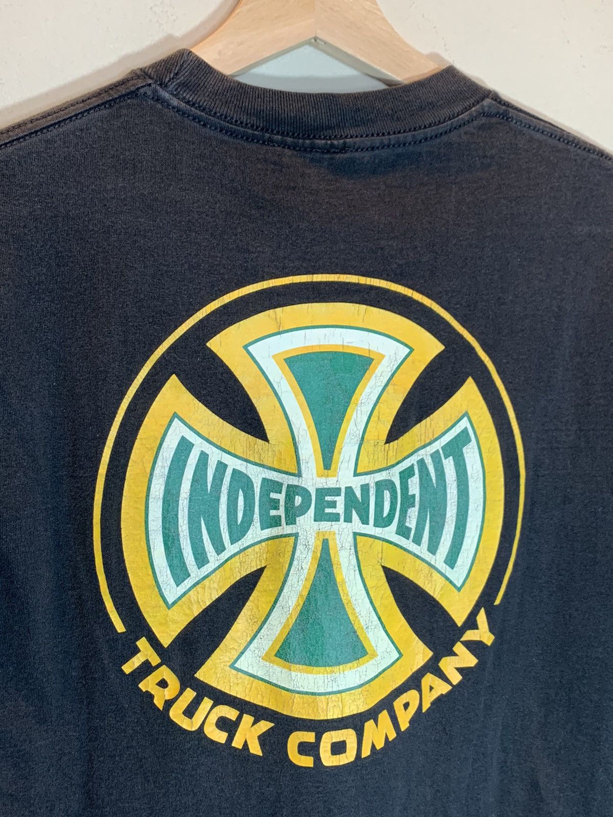 Independent Truck Co. *RARE* Vintage Independent Truck Co Cross Skate Art T-Shirt Size US S / EU 44-46 / 1 - 3 Thumbnail