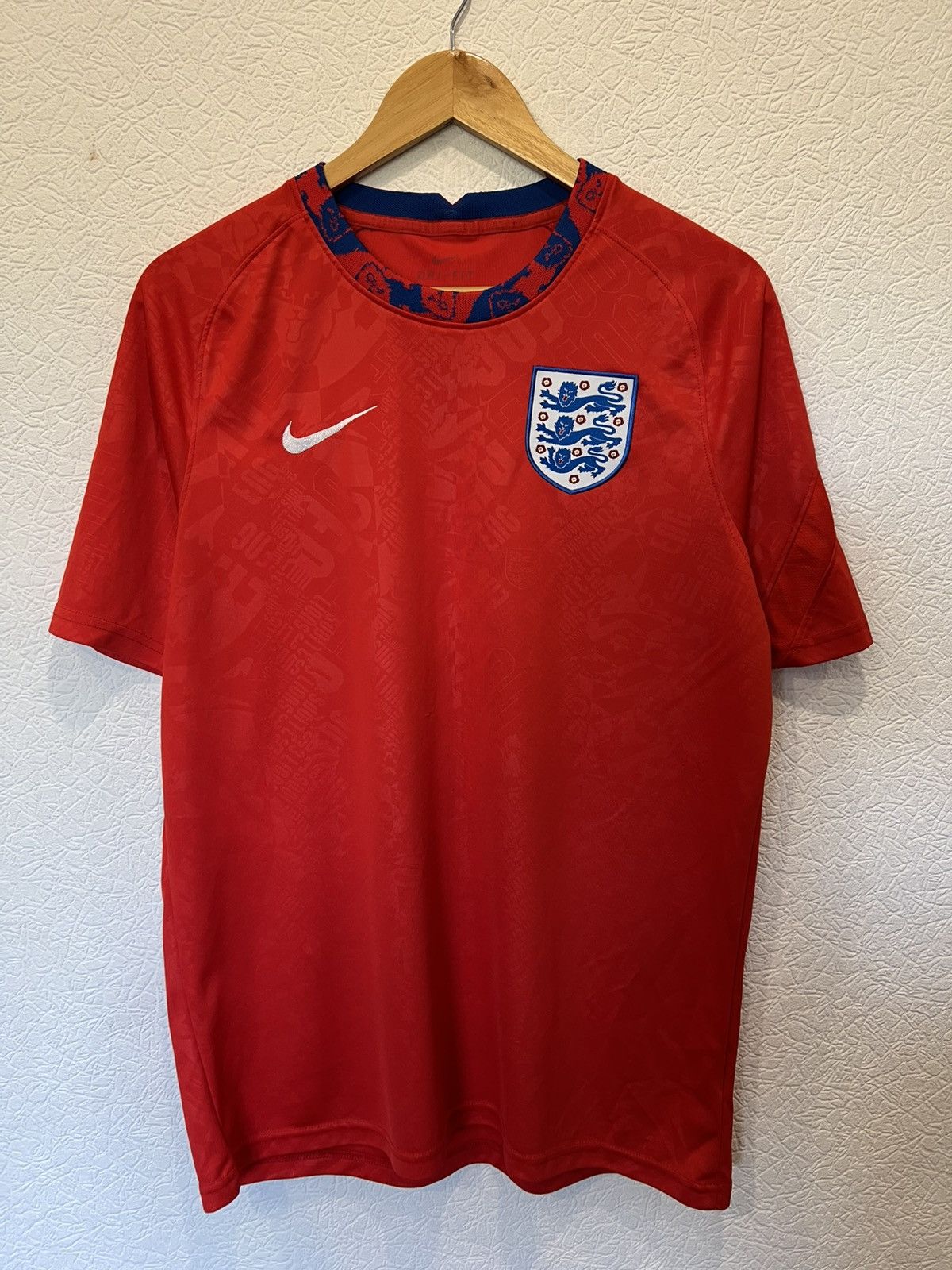 Nike Nike England 2020 Red Soccer Jersey Football Shirt Mens Size US L / EU 52-54 / 3 - 1 Thumbnail
