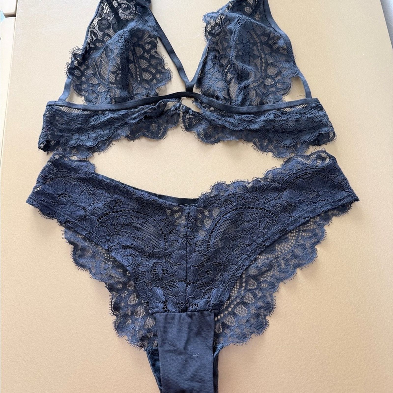 Victoria's Secret Black Lace Bralette & Panty Set - Women Intimates size S Size ONE SIZE - 4 Thumbnail
