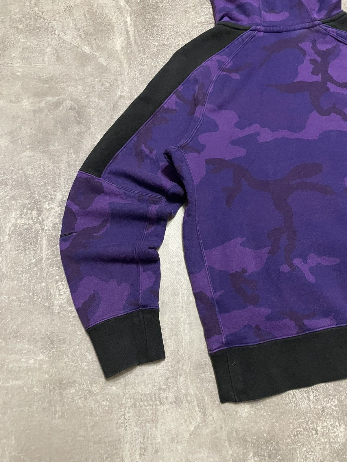 NBA × Nike Vintage Nike NBA LA Lakers Lebron Hoodie Purple Camo Size US M / EU 48-50 / 2 - 16 Thumbnail