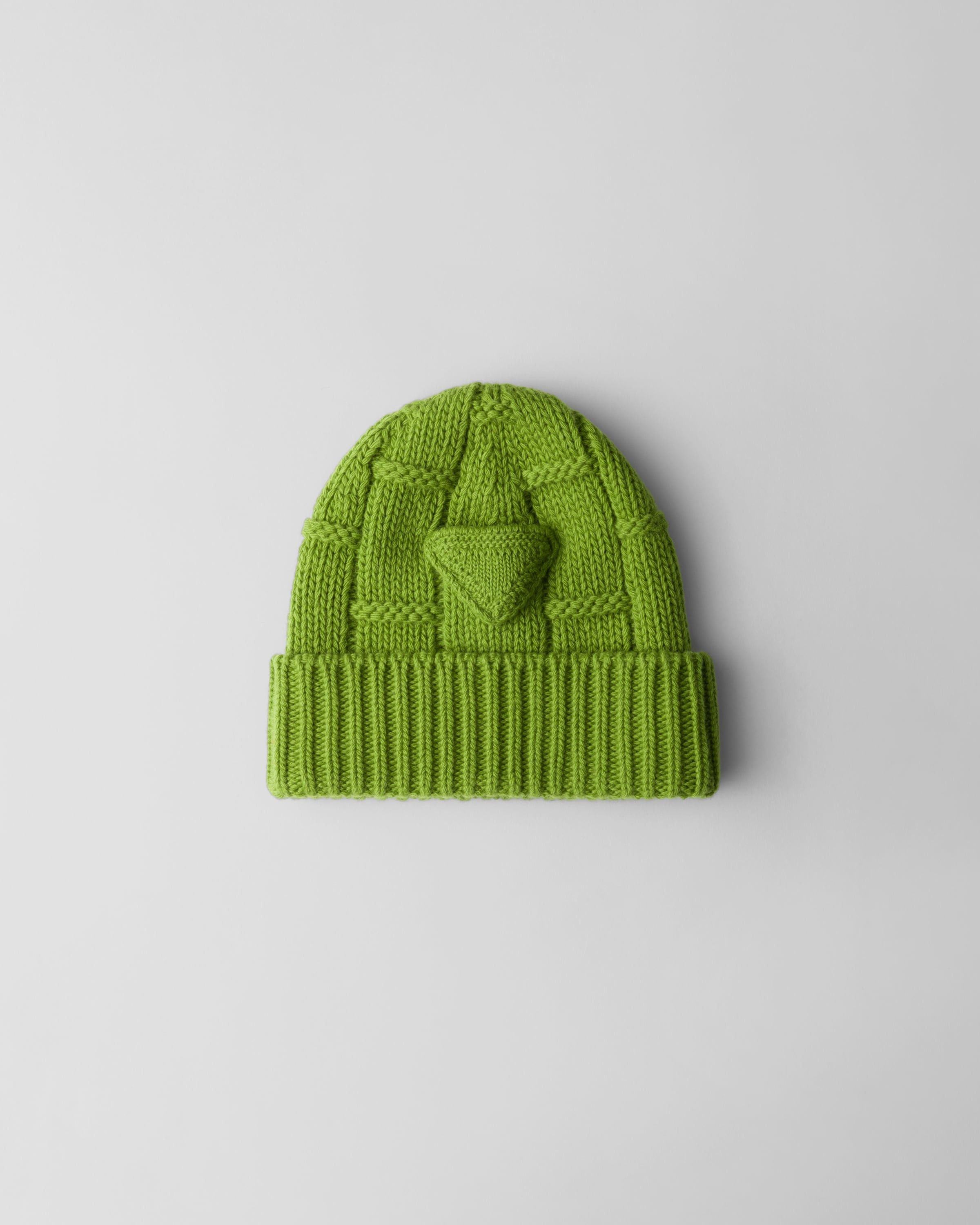Prada o1bcso1str1025 Size: OS / Cashmere Beanie Hat / Cap in Green Size ONE SIZE - 1 Thumbnail