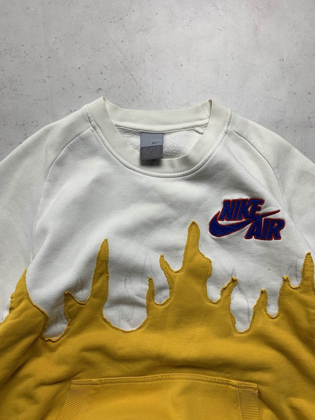 Nike × Vintage Vintage Nike 1/1 Custom Fire Boxy Sweatshirt Y2K L Size US L / EU 52-54 / 3 - 3 Thumbnail