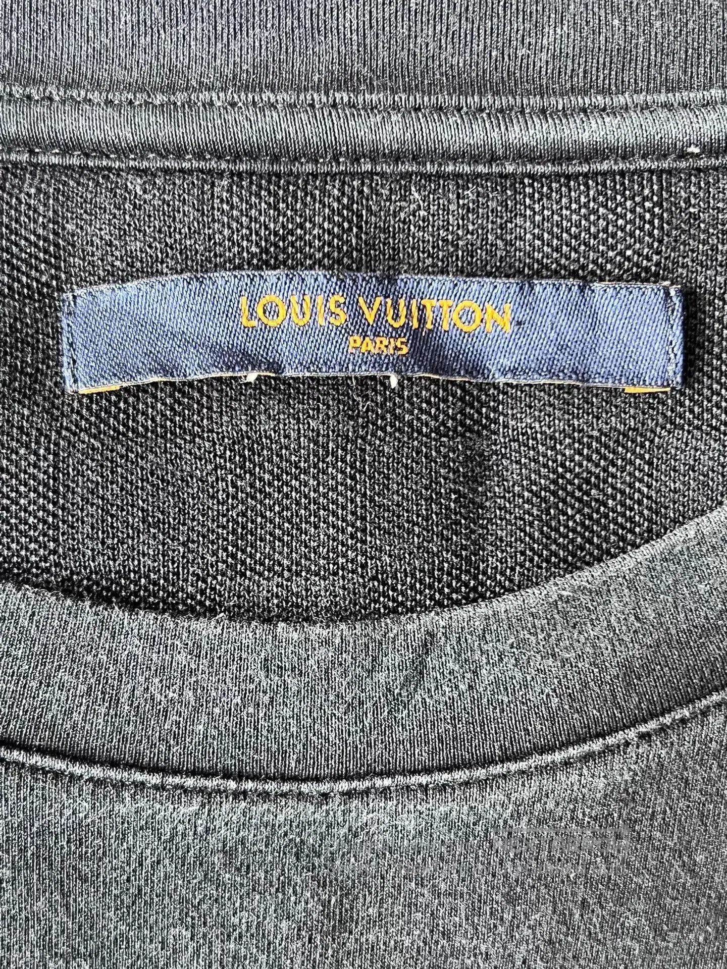 Louis Vuitton Blue Short Sleeve Pocket T. Size US XXL / EU 58 / 5 - 6 Thumbnail