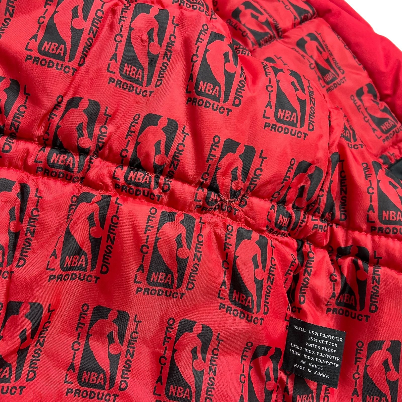 NBA VTG 90s NBA CHICAGO BULLS PRO PLAYER PUFFER JACKET COAT Size US L / EU 52-54 / 3 - 12 Thumbnail
