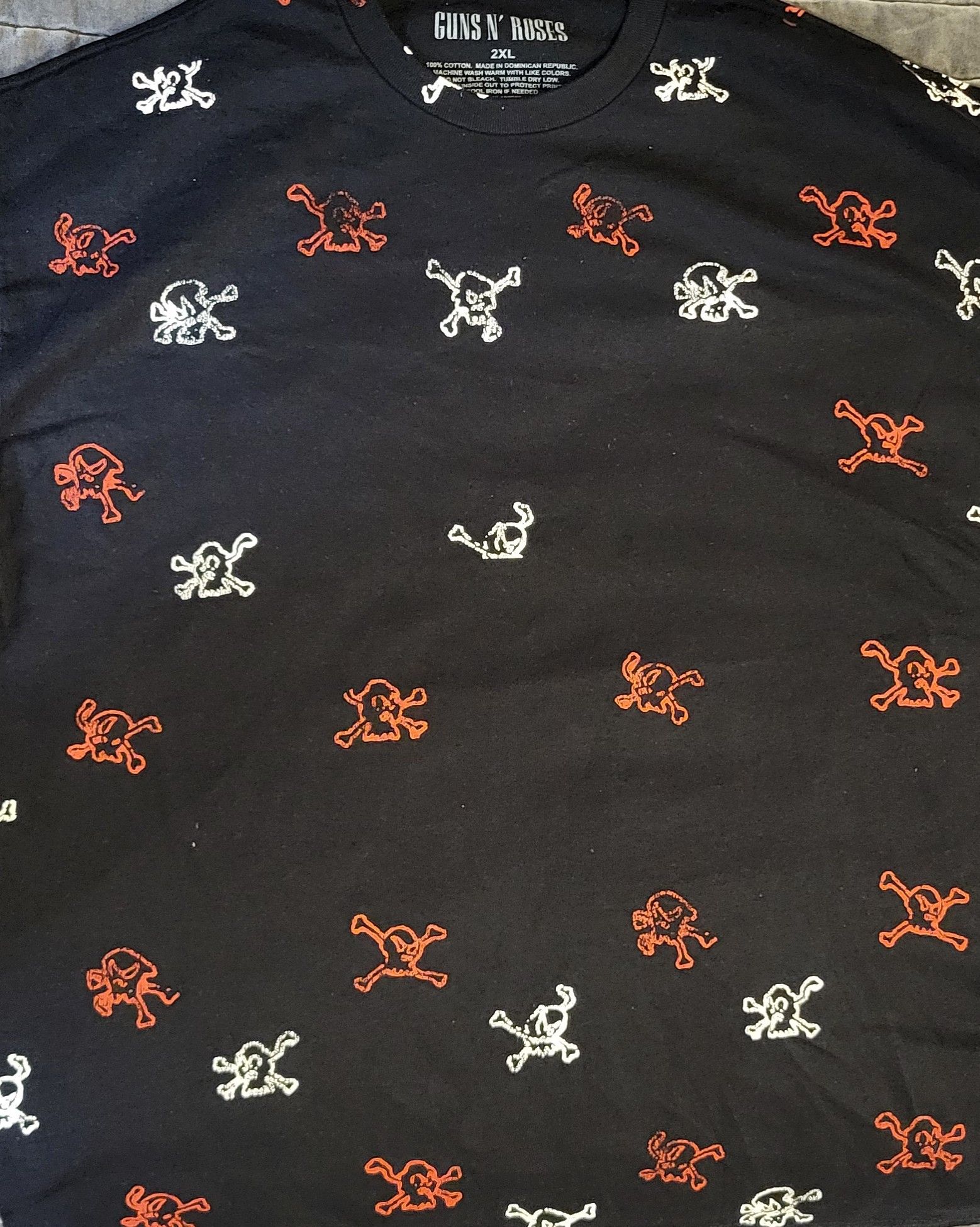 Band Tees Guns and Roses Tshirt Black with Skulls sz XL Size US XXL / EU 58 / 5 - 1 Preview