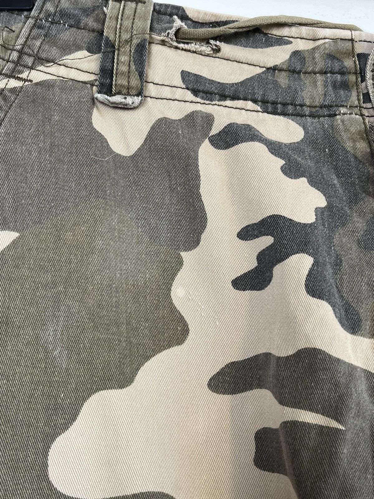 Vintage Vintage Military Cargo Camo Shorts Size US 32 / EU 48 - 5 Thumbnail