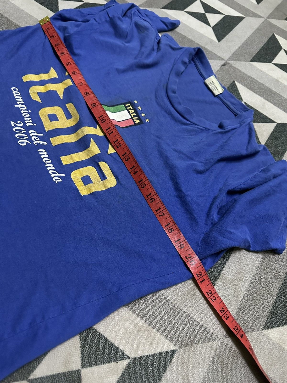 Vintage Vintage Italy champion world cup 2006 tshirt Size US L / EU 52-54 / 3 - 7 Thumbnail