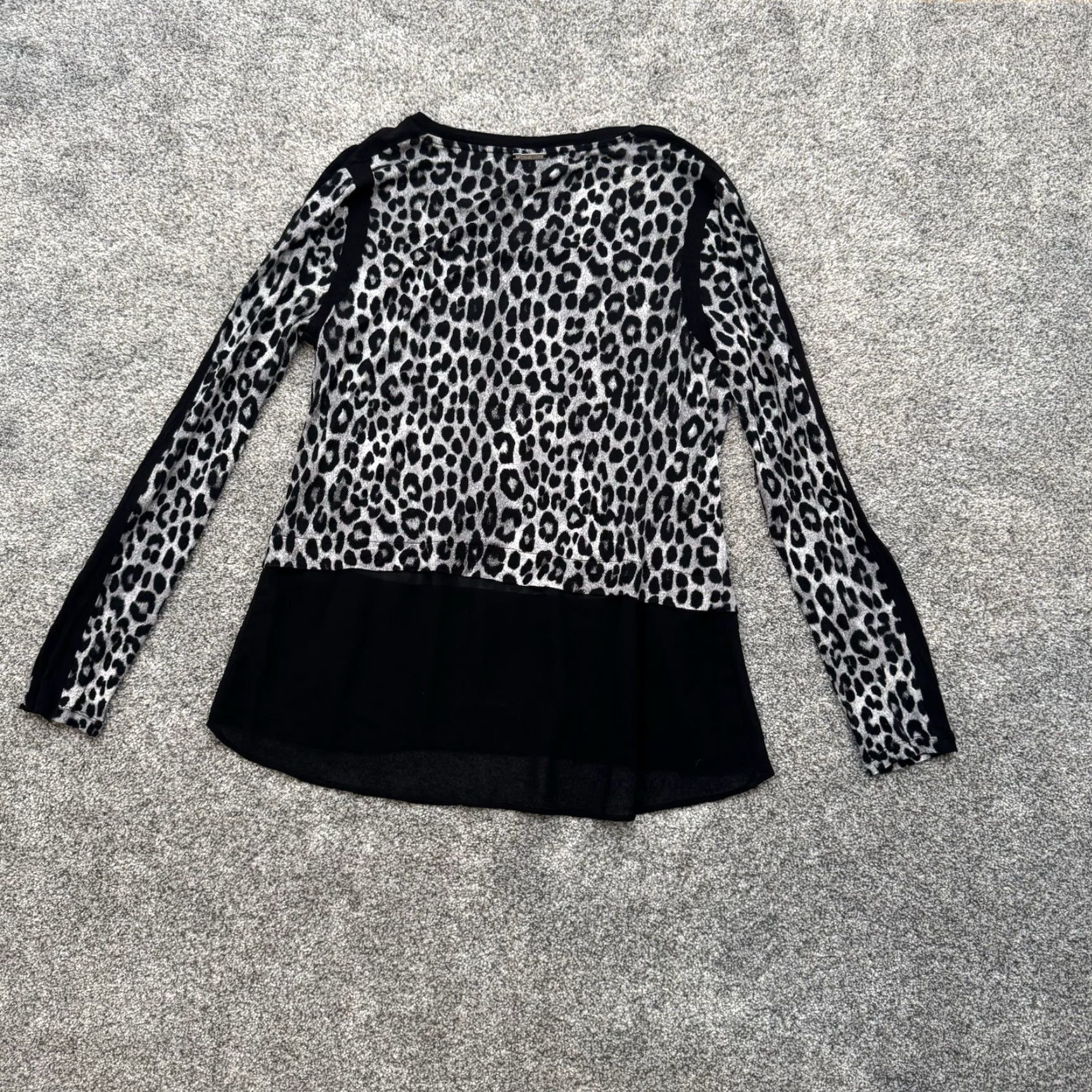 Michael Kors VINTAGE Michael Kors Leopard Print Top Blouse Petite Medium PM Black Long Sleeve Pullover Women Night Out Office 2010s Leopard Designer Womens Size M / US 6-8 / IT 42-44 - 7 Thumbnail