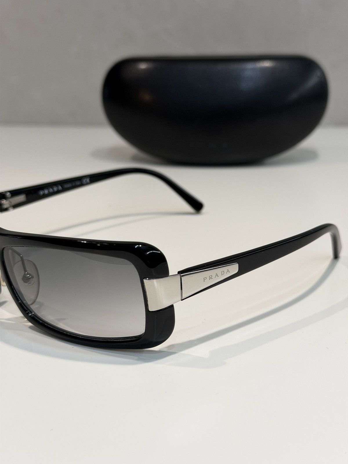 Prada PRADA Wrap Logo Sunglasses SPR23G Runway Black Silver Size ONE SIZE - 5 Thumbnail