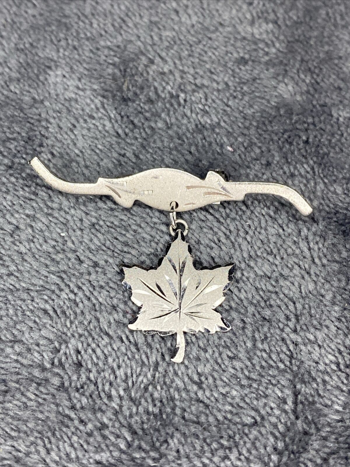 Other STERLING SILVER 925 DANGLE MAPLE LEAF CANADA PIN BROOCH Size ONE SIZE - 1 Thumbnail