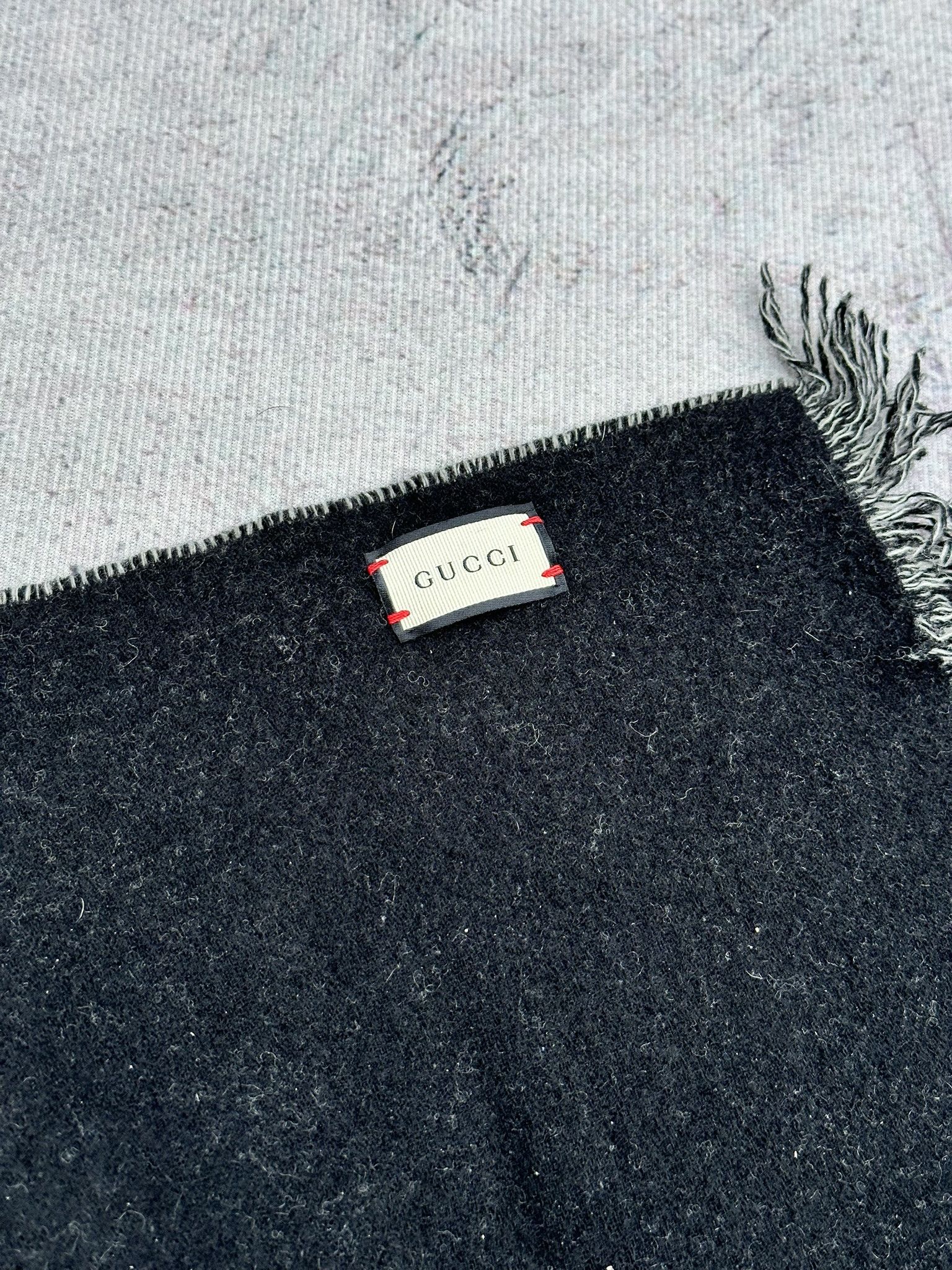 Gucci Gucci Scarf Black Logo Bicolor Fringe Wool and Cashmere Size ONE SIZE - 6 Thumbnail