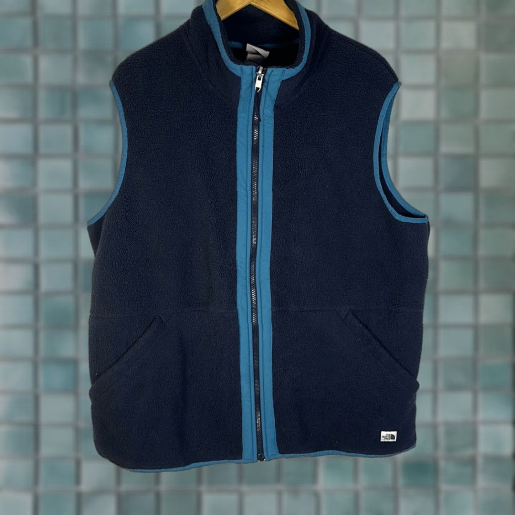 The North Face VINTAGE? (No) The North Face Carbondale Blue Fleece Full Zip Vest XL Blue Unisex Adults XL Vest Mens Womens Size US XL / EU 56 / 4 - 1 Thumbnail