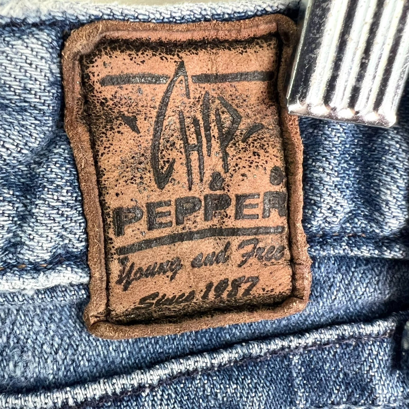 Vintage Chip & Pepper Womens Jeans Wide-Leg Distressed Denim 27 Blue 30X33 90s Bohemian Retro Distressed Zip Button Embroidered Cotton Blend Jeans Womens Size 27" / US 4 / IT 40 - 7 Thumbnail