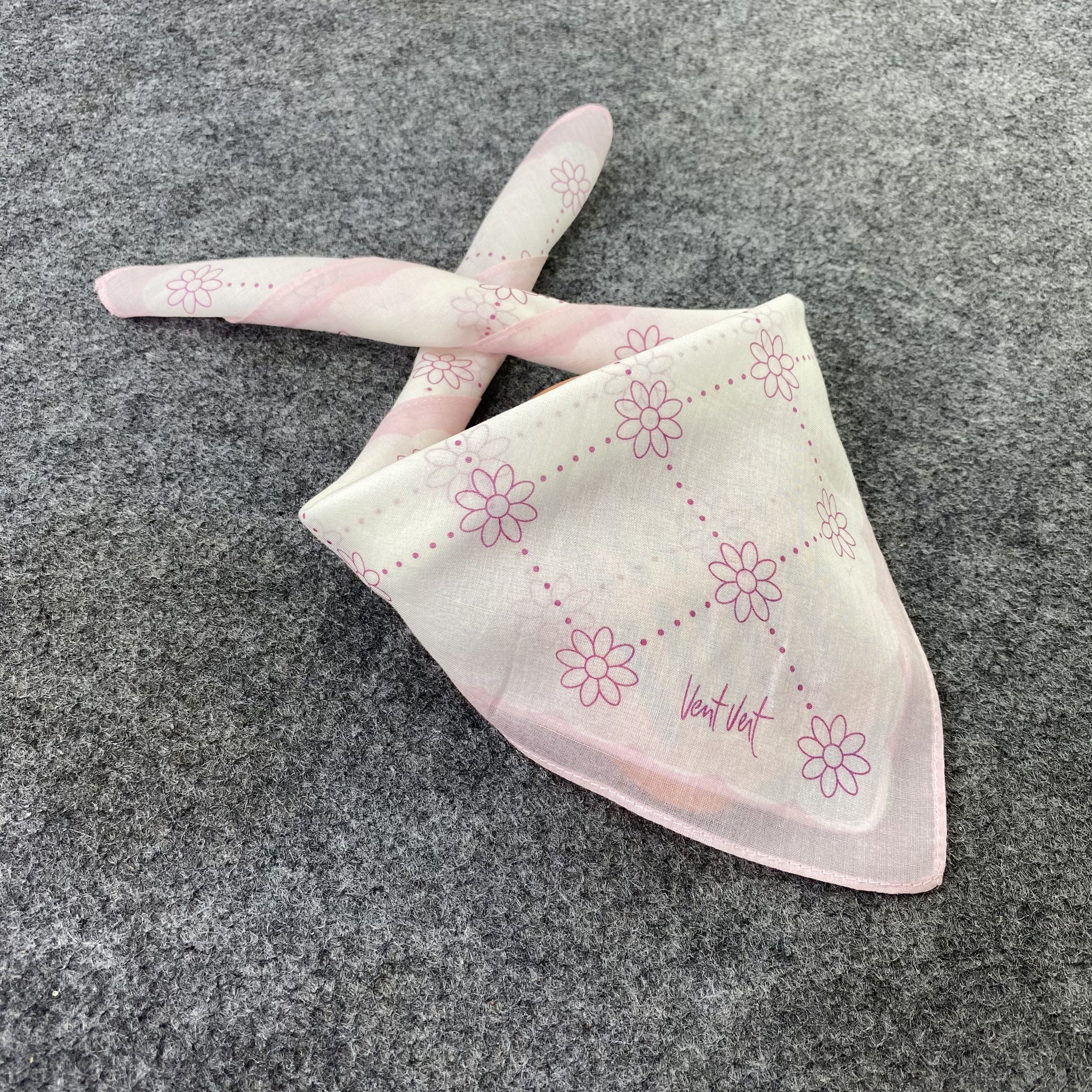 Designer Vent Vert Handkerchief / Bandana / Neckerchief -B704 Size ONE SIZE - 1 Thumbnail