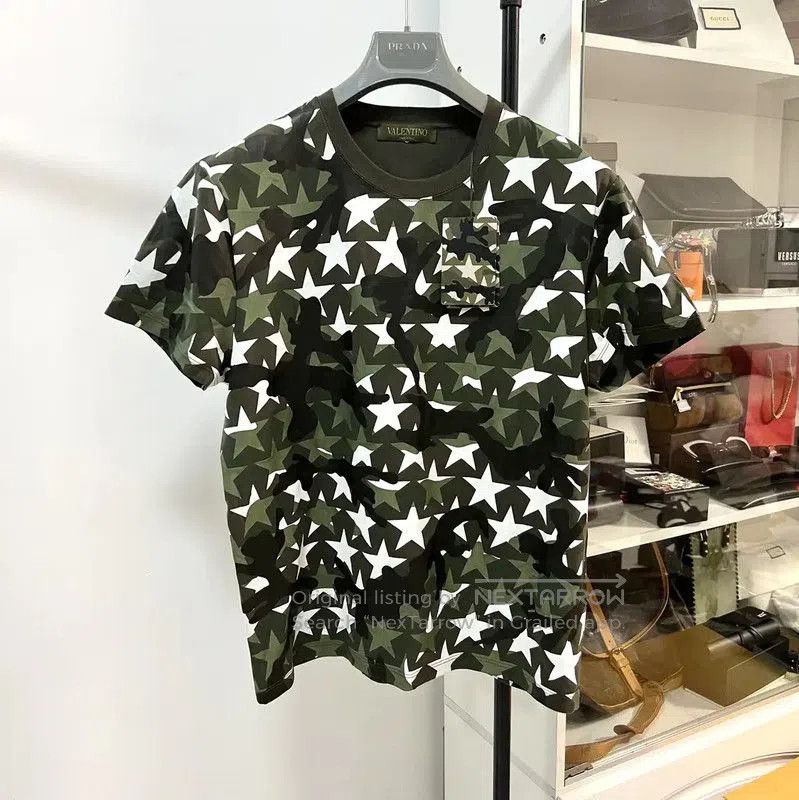 Valentino Camouflage Star Print Men's T-Shirt .