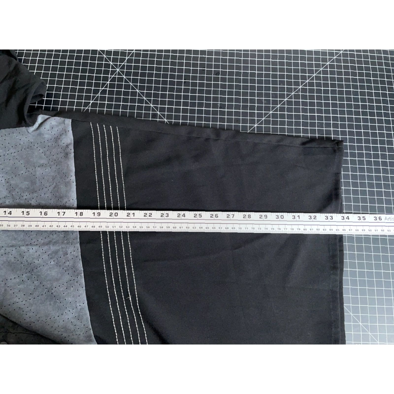 Vintage VINTAGE Abstract Pattern Shirt Men 4XL Black Gray Faux Suede Panel Y2K Style Button-Up Long Sleeve Geometric 90s Hip Hop Retro Mens Size US XXL / EU 58 / 5 - 7 Thumbnail