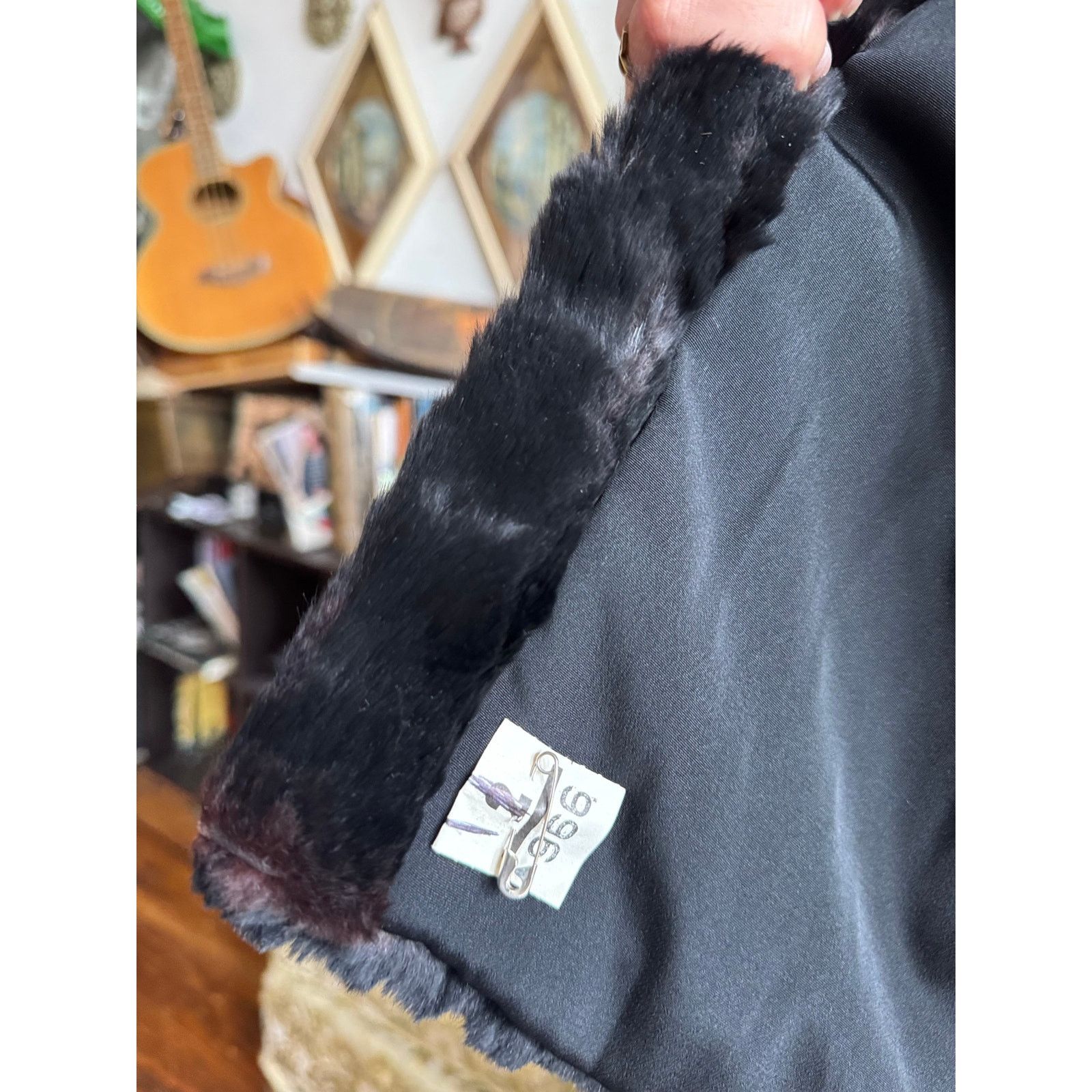 Vintage Vintage Black Winter Fur by Witch and Wolf Size Large Size L / US 10 / IT 46 - 11 Thumbnail