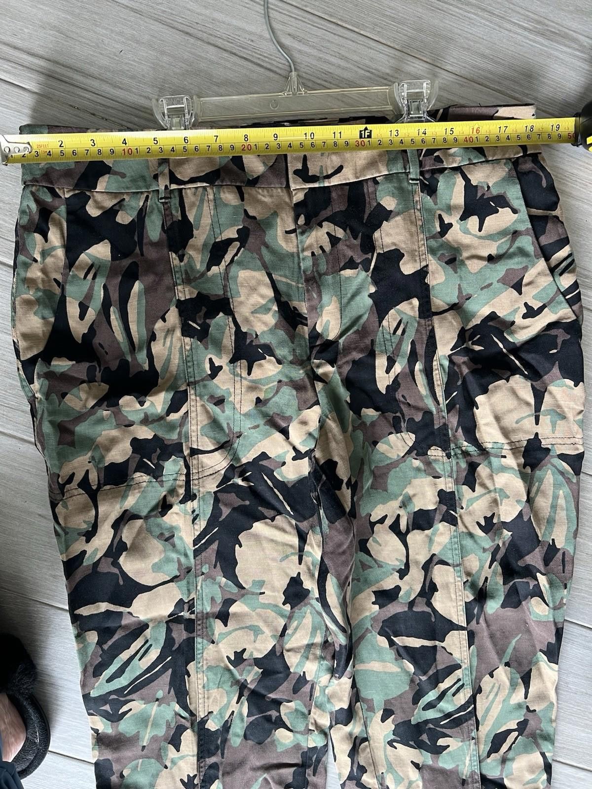 Chicos Chicos Casual Straight Leg Cargo Pants Cropped Camo 14 Size 36" / US 14 / IT 50 - 6 Thumbnail