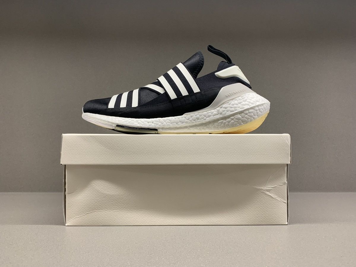 Y-3 Adidas Y-3 Ultra Boost 22 Black Core White Chalk Pearl Size US 5.5 / IT 35.5 - 2 Thumbnail