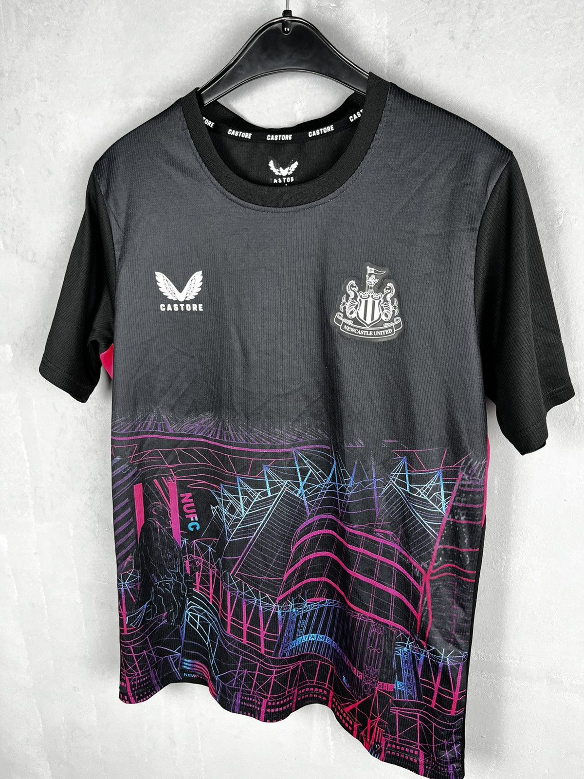 Other Castore Newcastle United Pre Match Football Shirt Size US S / EU 44-46 / 1 - 4 Thumbnail