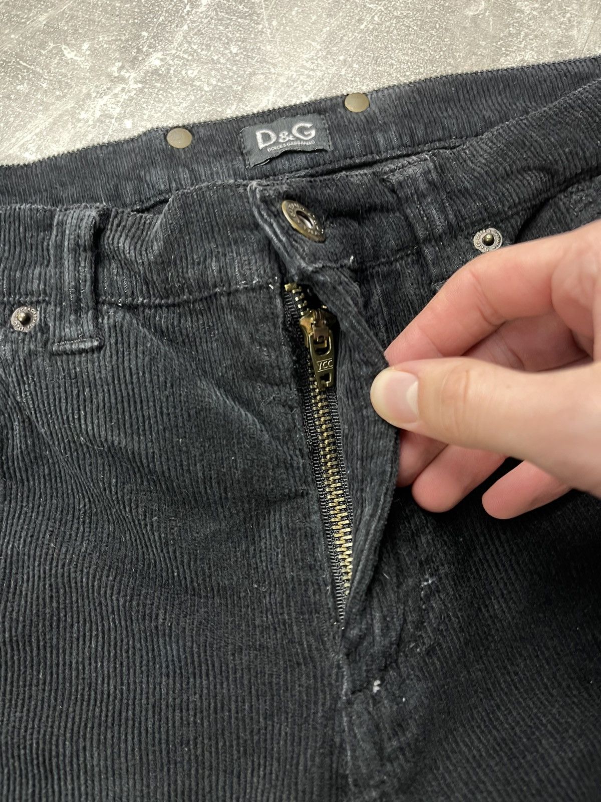 Dolce & Gabbana × Vintage Dolce & Gabbana Navy Blue Corduroy Logo Flared Pants Size 28" / US 6 / IT 42 - 10 Thumbnail
