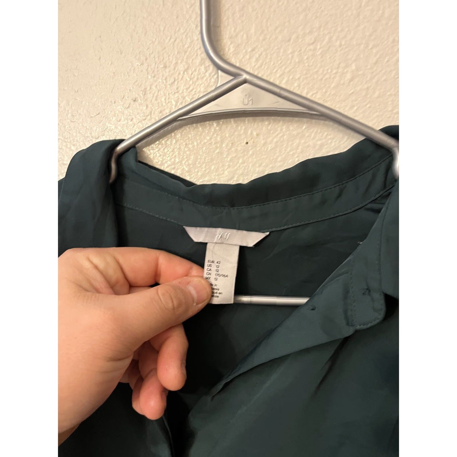 H&M H&M Shirt Long Sleeve Button Front Collared Green Polyester Blend Size 12 Size XL / US 12-14 / IT 48-50 - 2 Thumbnail