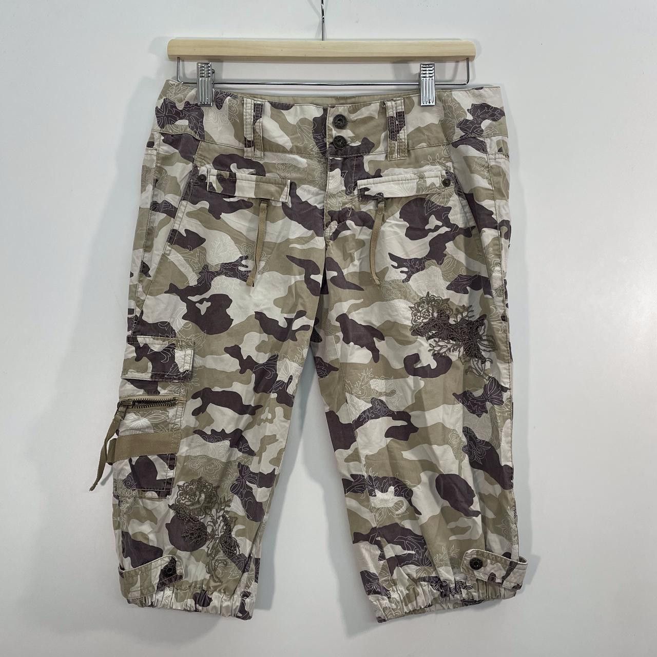 Guess Camo Guess Jeans Capris Size 28" / US 6 / IT 42 - 1 Thumbnail