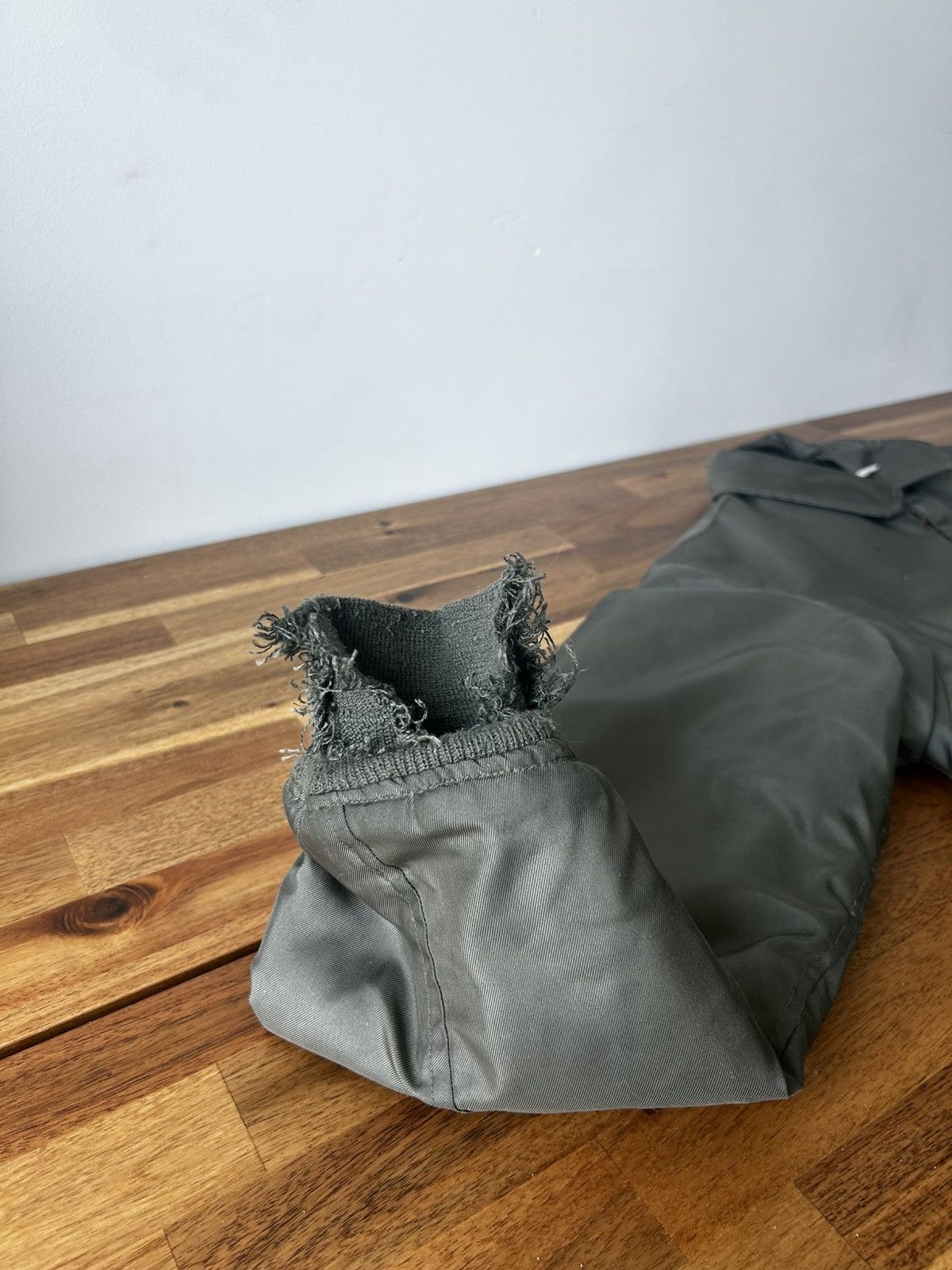 Vintage Distressed Military Bomber Jacket Olive Green Size US S / EU 44-46 / 1 - 5 Thumbnail