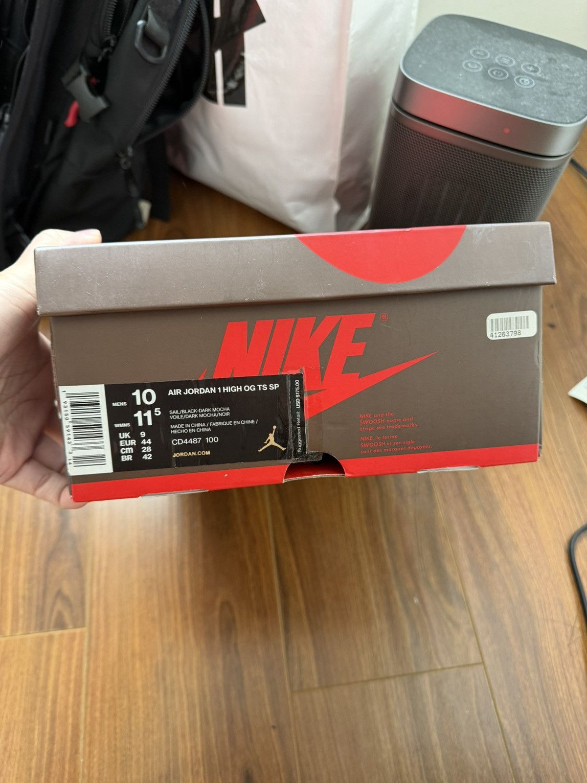 Jordan Brand × Travis Scott Jordan 1 travis scott hi Size US 10 / EU 43 - 3 Thumbnail