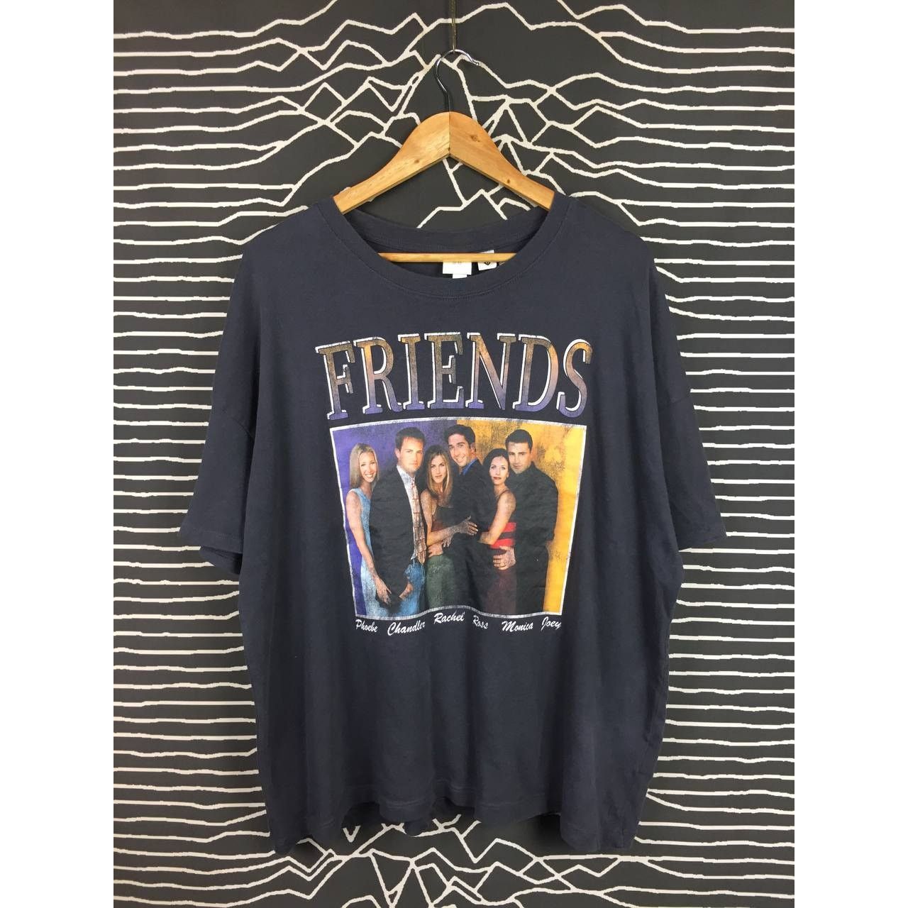 H&M H&M FRIENDS Iconic Sitcom TV Series Oversized Tee Size US L / EU 52-54 / 3 - 1 Thumbnail