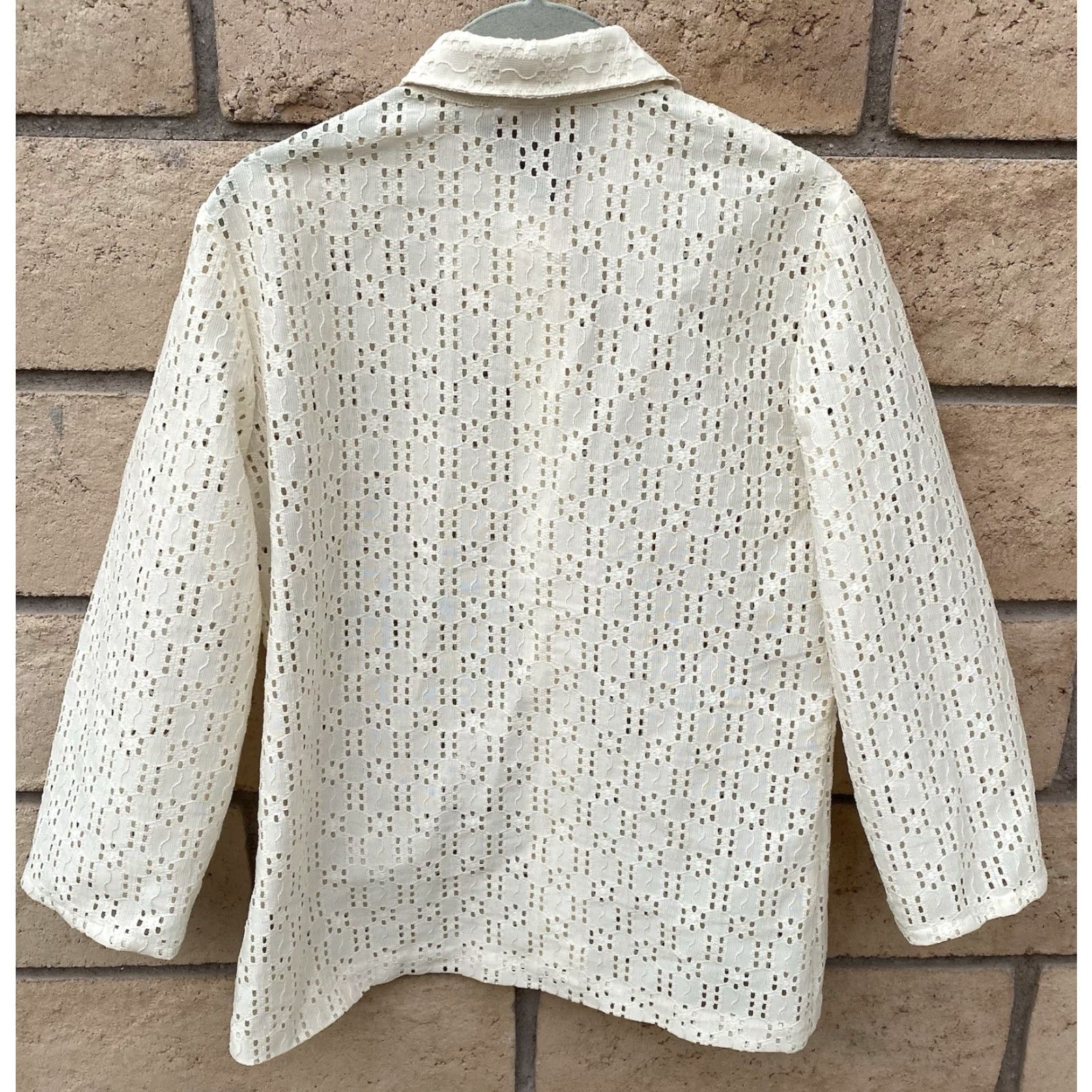 Saks Fifth Avenue VINTAGE Saks Fifth Avenue Eyelet Lace Blouse Mod 14 Shirt 1960s Ivory/Off-White Womens Size XL / US 12-14 / IT 48-50 - 7 Thumbnail