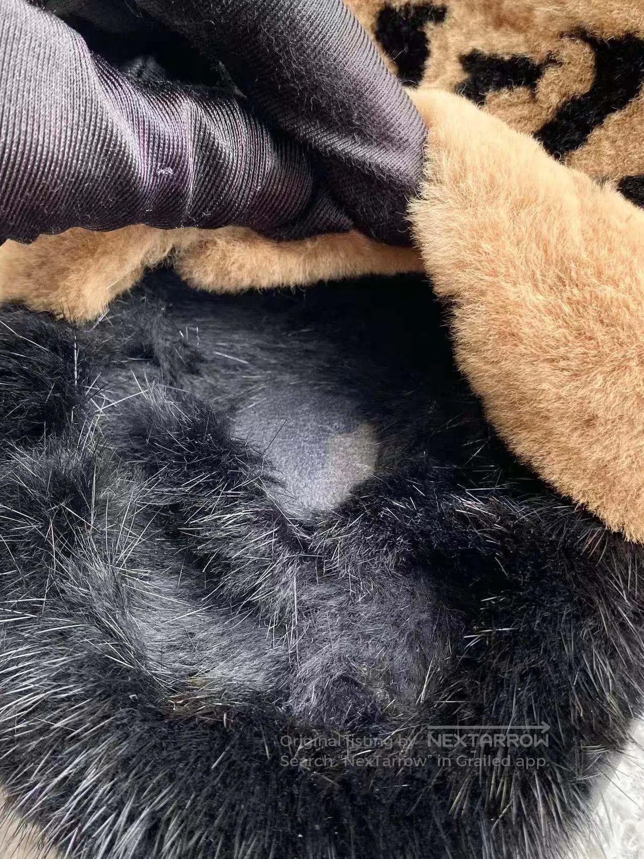 Louis Vuitton Louis Vuitton Presbydo-logo brown mink fur slippers| Size US 5.5 / IT 35.5 - 8 Thumbnail