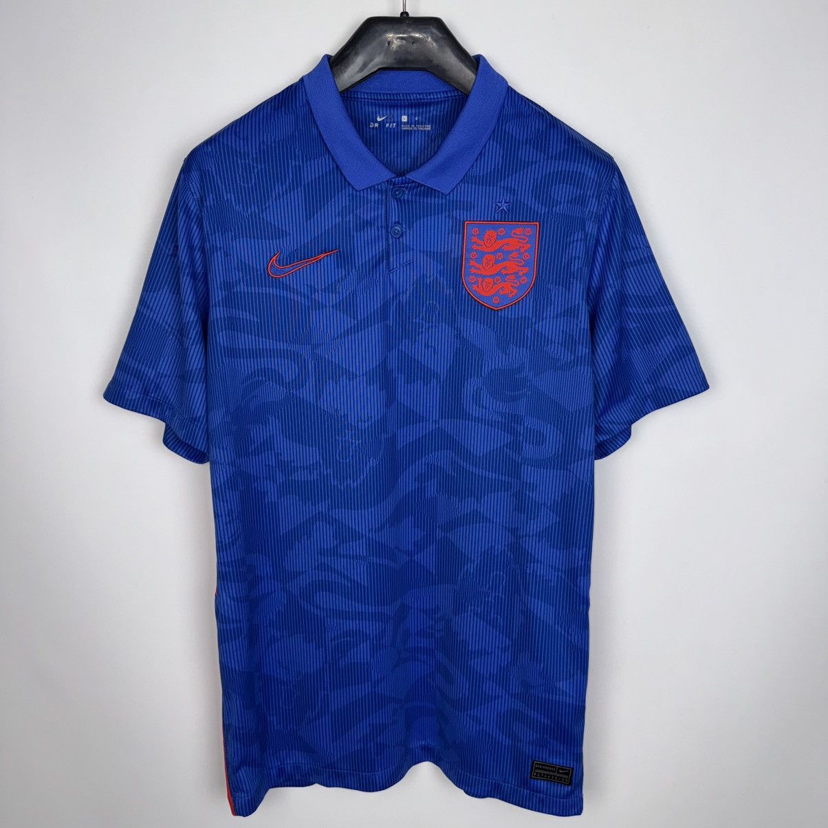 Nike ENGLAND 2020 2021 AWAY FOOTBALL SHIRT SOCCER JERSEY sz L MEN Size US L / EU 52-54 / 3 - 1 Thumbnail
