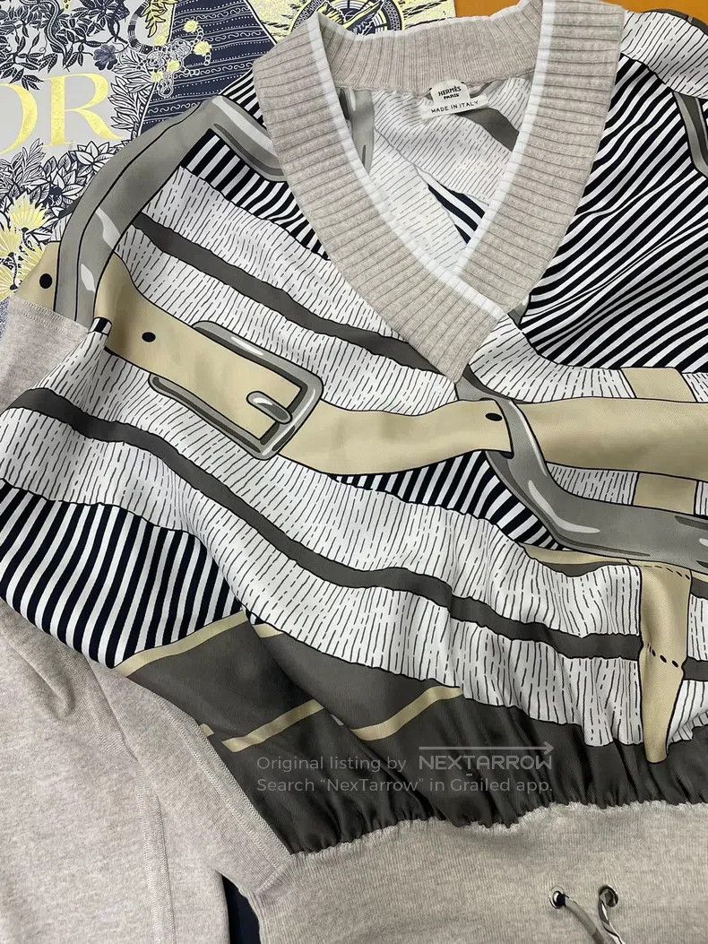 Hermes Hermes Silk Printed V-Neck Wool Knit Sweater with Patchwor Size XS / US 0-2 / IT 36-38 - 2 Thumbnail