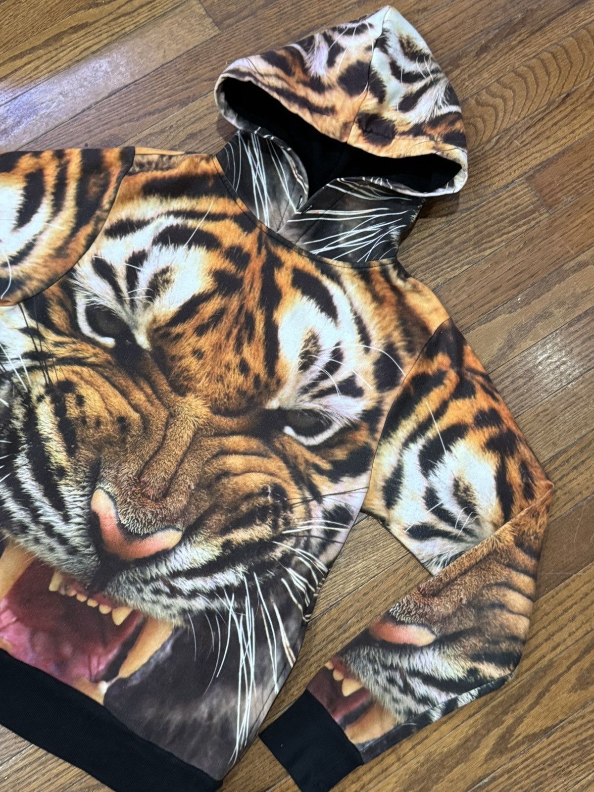 Vintage Super massive all over Tiger print hoodie Size US S / EU 44-46 / 1 - 2 Thumbnail