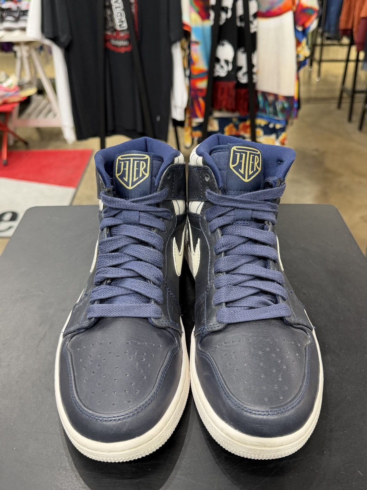 Jordan Brand Jordan 1 Jeter RE2PECT Size 8.5 (2014) Size US 8.5 / EU 41-42 - 2 Thumbnail