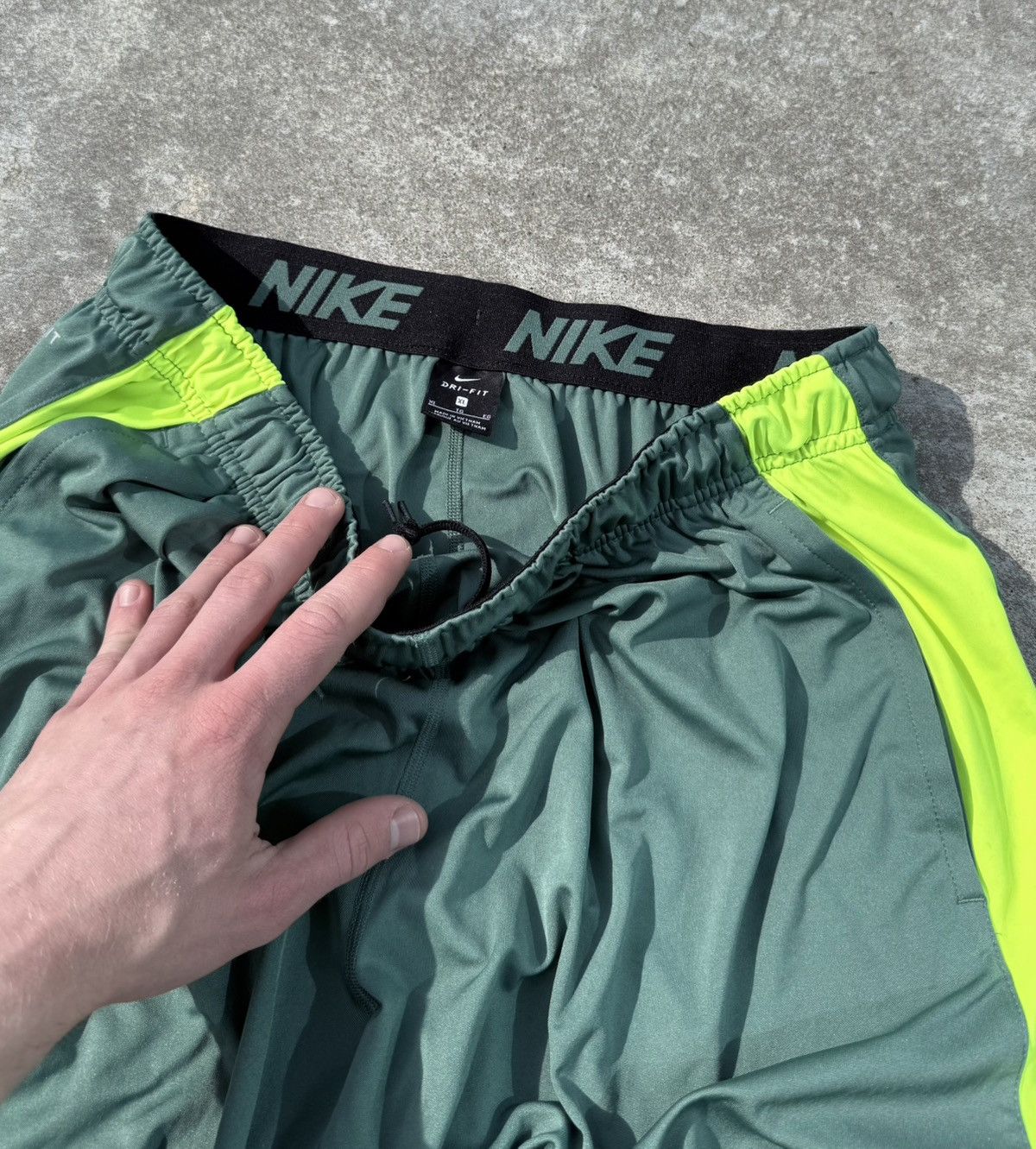 Other Vintage Nike y2k wide buggy streetwear oversize track shorts Size US 34 / EU 50 - 12 Thumbnail