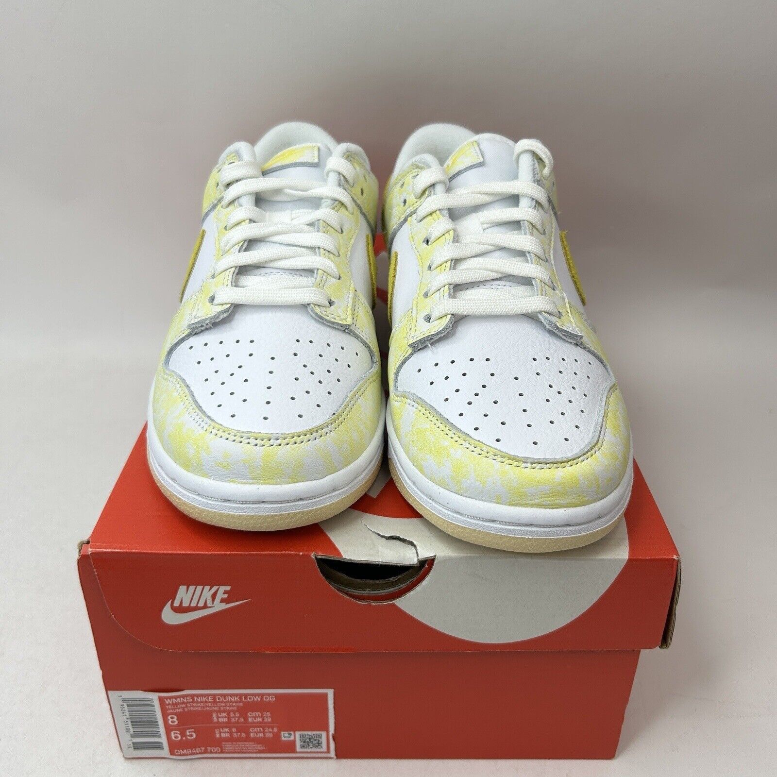 Nike Nike Dunk Low WMNS OG “Yellow Strike” 2024 Size US 8 / IT 38 - 2 Thumbnail