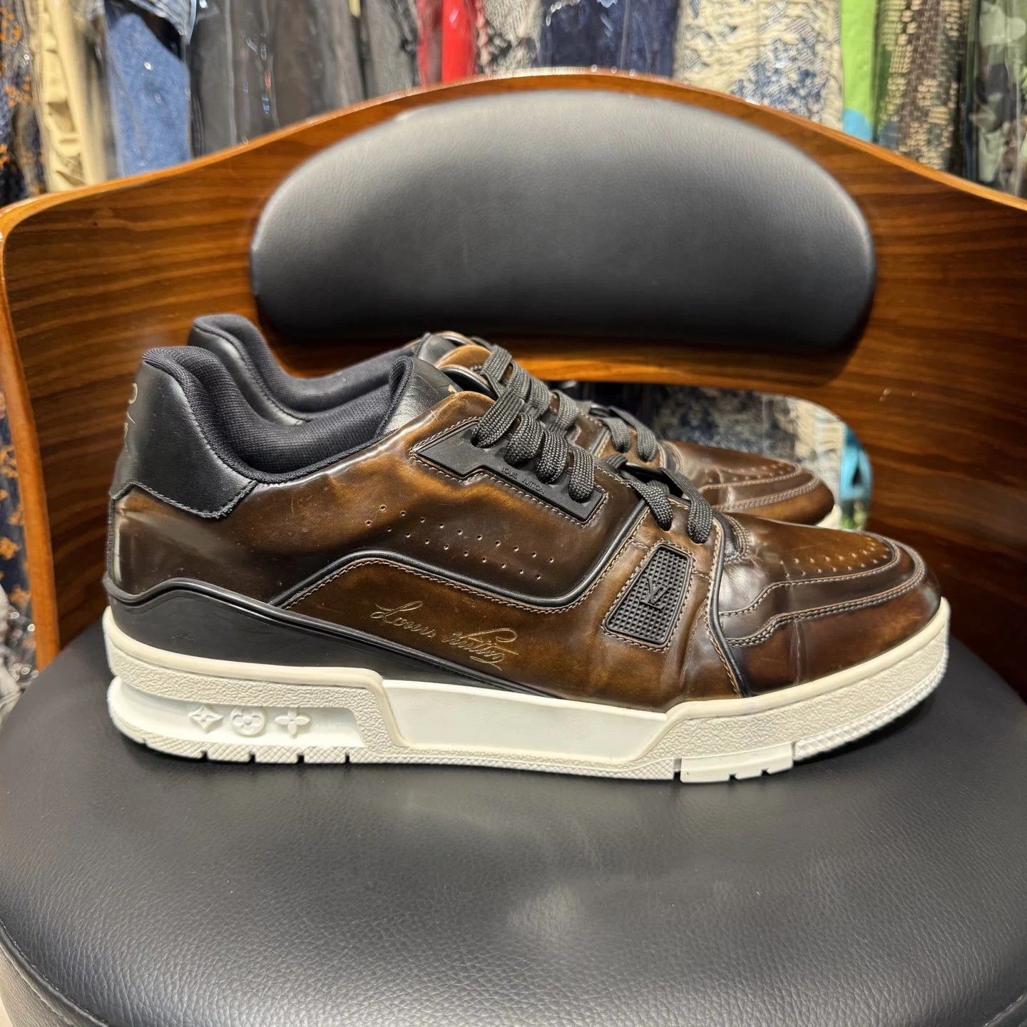 Louis Vuitton LV Trainer 8.5 White/Brown Vintage Mint Condition Size US 8.5 / EU 41-42 - 4 Thumbnail