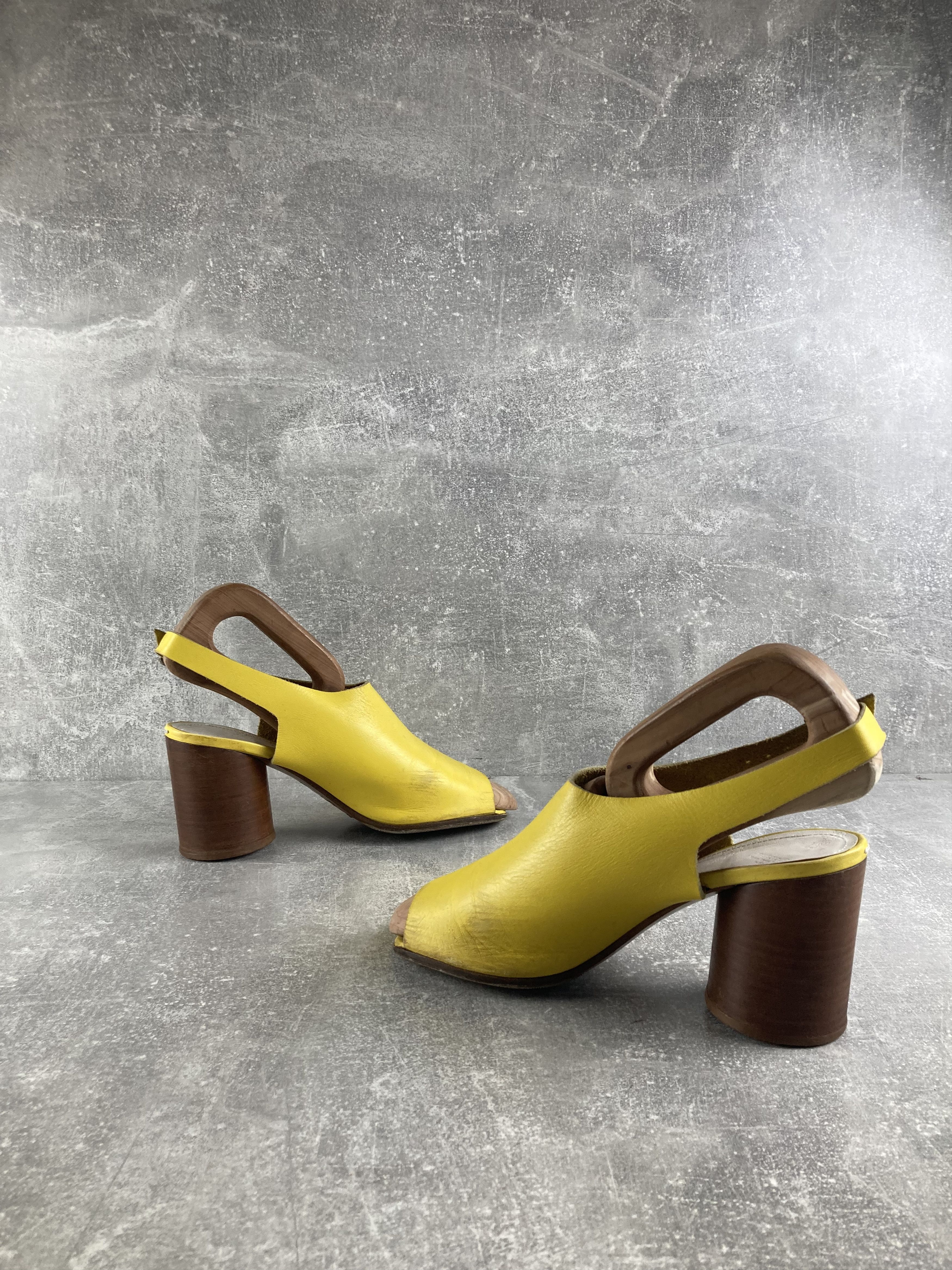 Maison Margiela Maison Margiela vintage yellow leather heel sandals Size US 7.5 / IT 37.5 - 4 Thumbnail