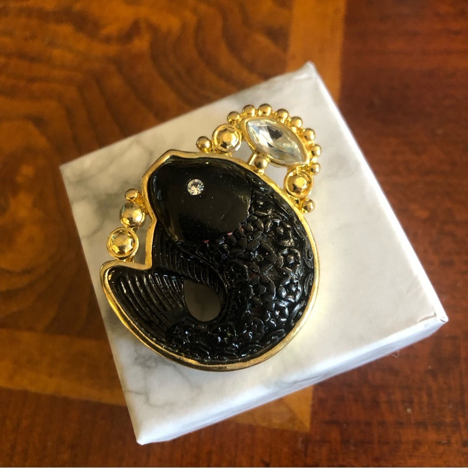 Vintage Vintage hand carved black agate fish brooch pin Size ONE SIZE - 3 Thumbnail
