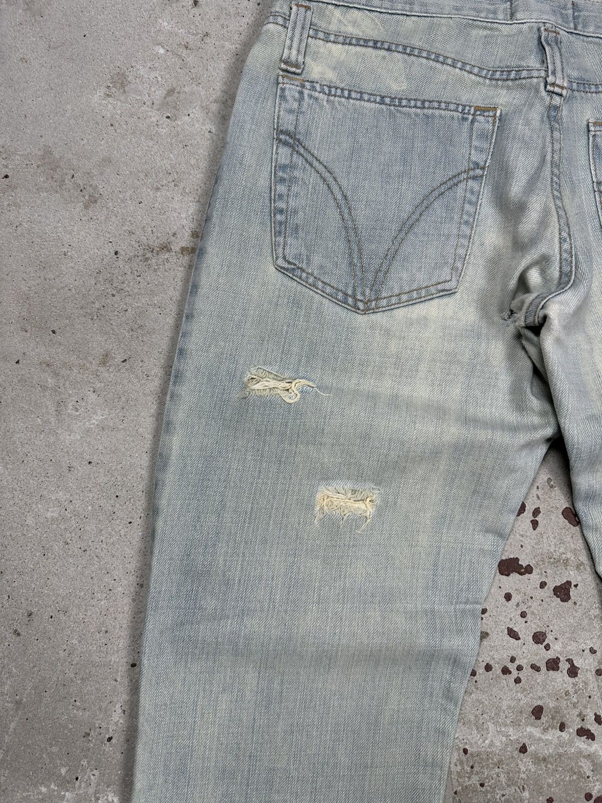 Dolce & Gabbana Vintage 2000s Dolce & Gabbana Flare Distressed Denim Pants Size 32" / US 10 / IT 46 - 17 Thumbnail