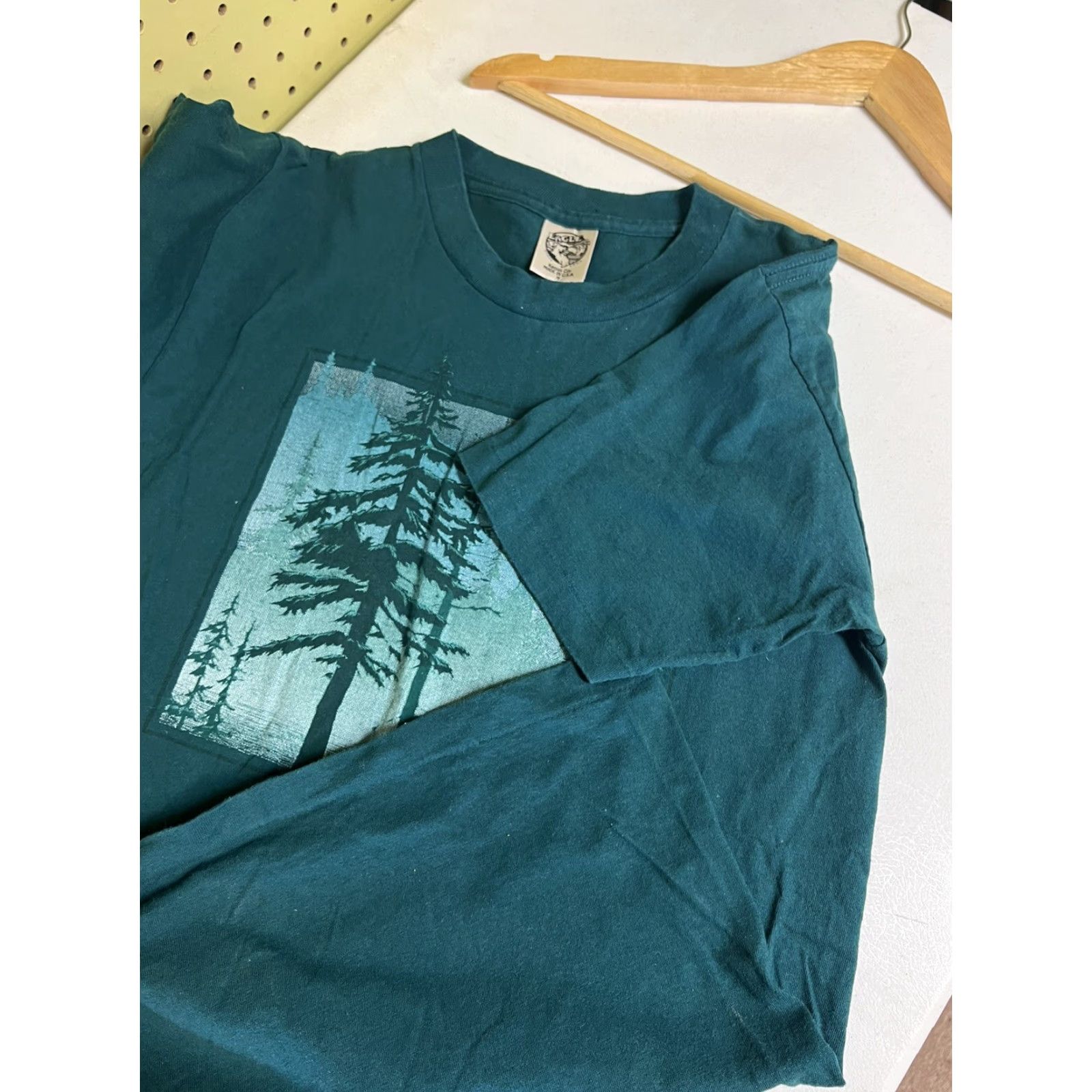 Vintage VINTAGE Eagle Vermont Nature T Shirt Medium Green Short Sleeve Trees Single Stitch Mens 90s USA Size US M / EU 48-50 / 2 - 3 Thumbnail