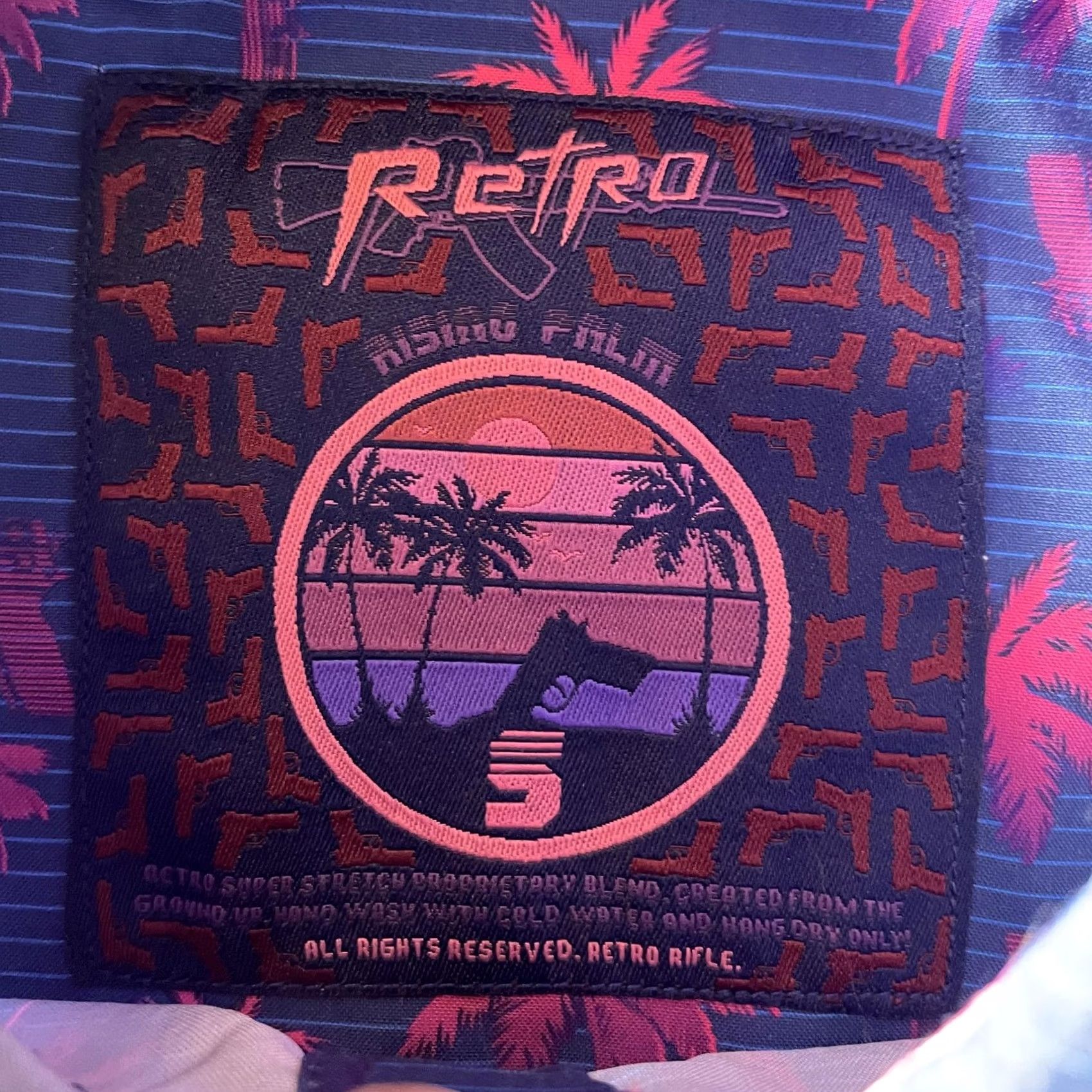Vintage Retro Rifle Rising Palm Shirt Mens Small Blue Palm Tree Pistol Print Stretch Shirt Size US S / EU 44-46 / 1 - 2 Thumbnail